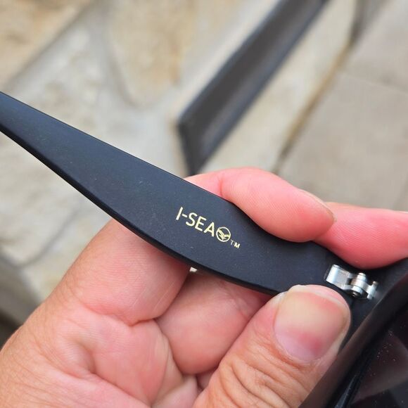 I-SEA Women's Sunglasses - Waverly MATTE BLACK / SMOKE POLARIZED LENS - Picture 8 of 11